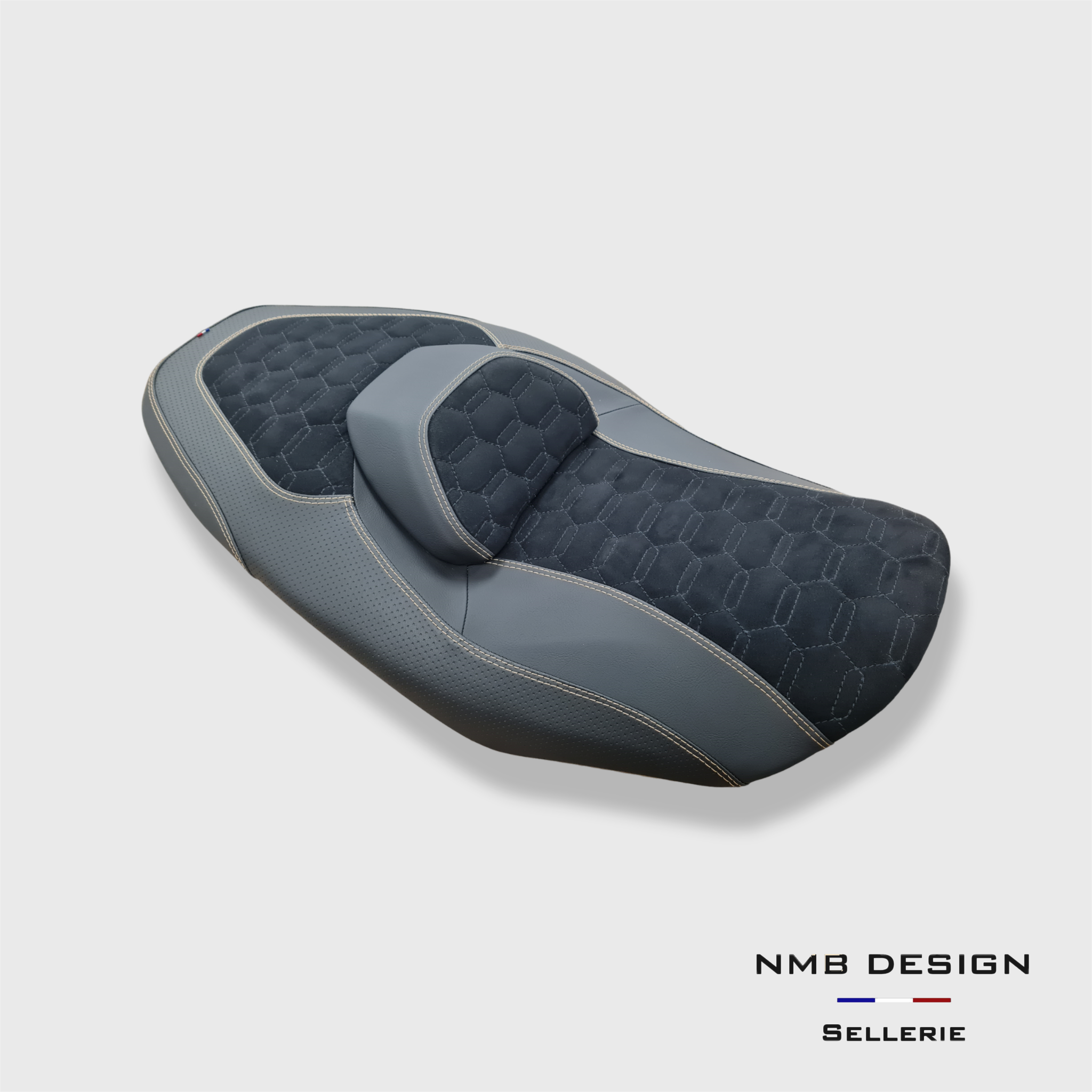 Housse de selle Yamaha T-MAX 560 Design Luxe Urus 1